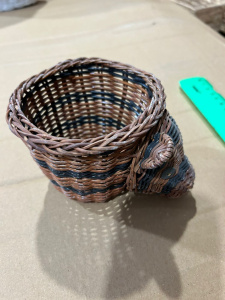 картинка 07-027 Плетеные животные (Тигр) верх10*дно7Н9см.(ротанг)  от магазина Одежда+