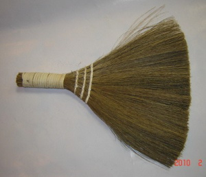 картинка 03-014Веник L 25 х 20 см.(тигровая трава) от магазина Одежда+